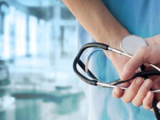 Zwolnienie poszpitalne – ile jest płatne świadczenia chorobowe za okres pobytu w szpitalu