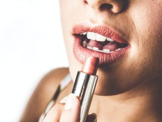 Dlaczego warto korzystać z kosmetyków do pielęgnacji ust?