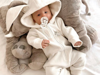 Ubranka dla niemowląt – gdzie szukać produktów z bezpiecznych dla malucha materiałów?