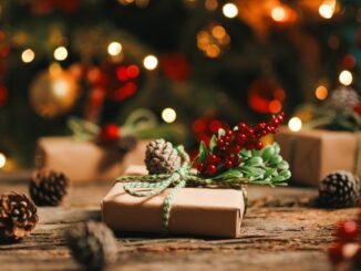 Zestawy kosmetyków na prezent świąteczny – jak skompletować swój box?