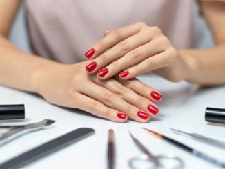 Kwadratowe czy migdałki – jakie paznokcie pasują do Twojej dłoni