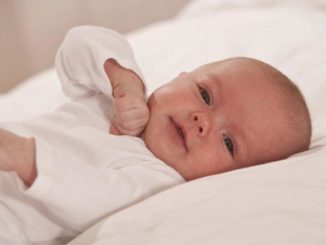 Sposoby na odstające uszy u niemowlaka