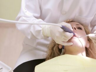 Jak wybrać dobrego stomatologa? 6 rzeczy, na które trzeba zwrócić uwagę