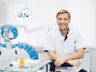 Warszawa: z jakimi problemami najczęściej idziemy do stomatologa?