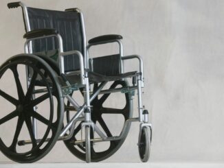 Ile kosztuje wózek inwalidzki? Czy można dostać go za darmo?