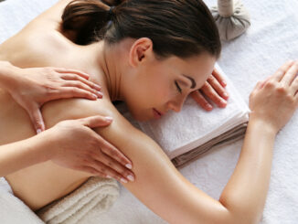 Korzyści z masażu leczniczego dla osób w każdym wieku