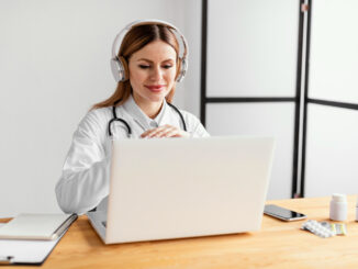 Internista online – jakie czynniki wpływają na rosnącą popularność tej formy opieki zdrowotnej?