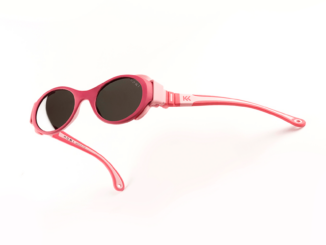 Okulary przeciwsłoneczne dla aktywnych dzieci – jak wybrać mądrze?